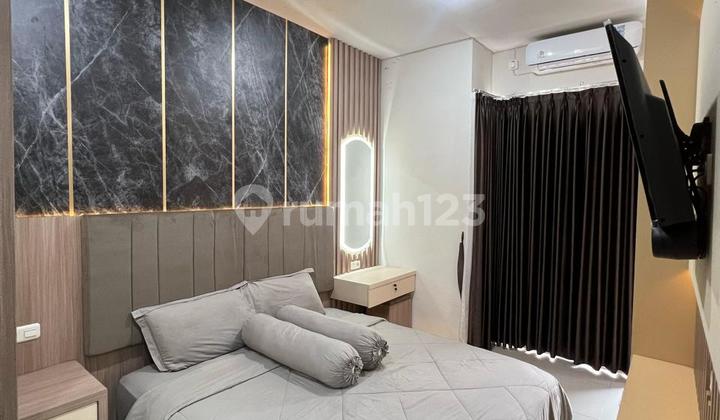 Dijual Rumah Full Furnish dan Elektronik 2 Lantai Graha Padma 2