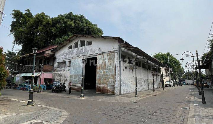 Tanah Bonus Bangunan Lama Kawasan Kota Lama Semarang