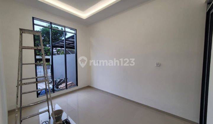 Rumah Baru Di Tanah Mas Semarang, Carport 2 Mobil 2