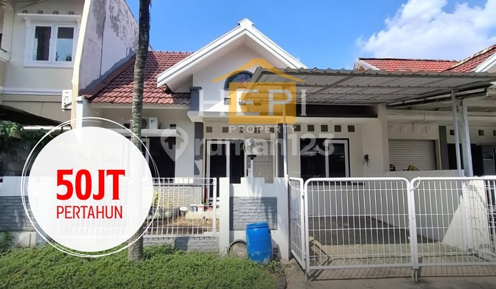 For Rent, Ready-to-Occupy House in Graha Padma Semarang 1
