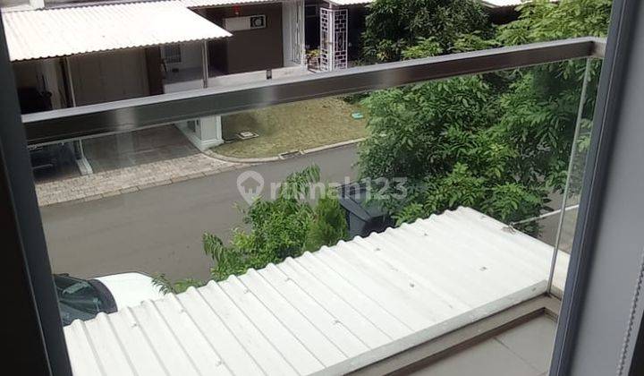 Rumah 2 Lantai Furnished di Cluster Vivaldi, Tangerang 1