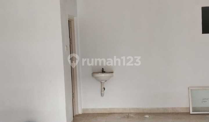 GUDANG ARCADIA DAAN MOGOT