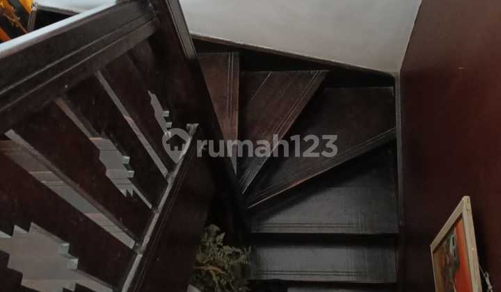 Di Jual Rumah di Sektor 5 Bintaro 2