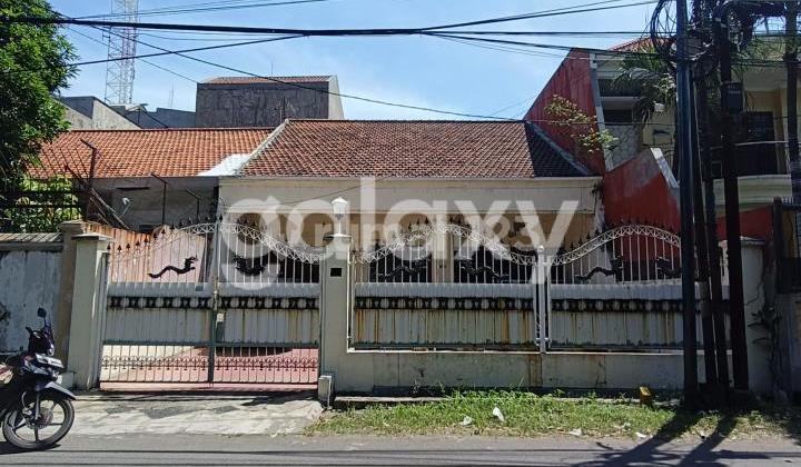 House in East Surabaya Ngagel, strategic location, near Bilka supermarket, Ubaya.