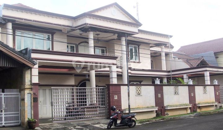 Rumah 2 Lantai Bagus Semi Furnished SHM di Cibubur, Jakarta Timur, Jakarta Timur 2