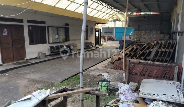 Kesempatan!! Sewa Rumah Cocok Untuk Bisnis di Lokasi Strategis 9