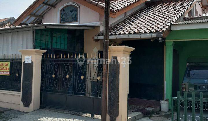 Rumah Strategis Dekat Sekolah Putra Nirmala 1