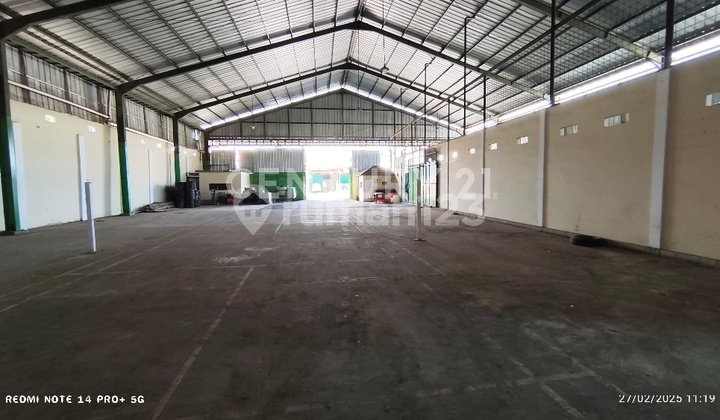 Warehouse & Office Suitable for Various Goods Storage