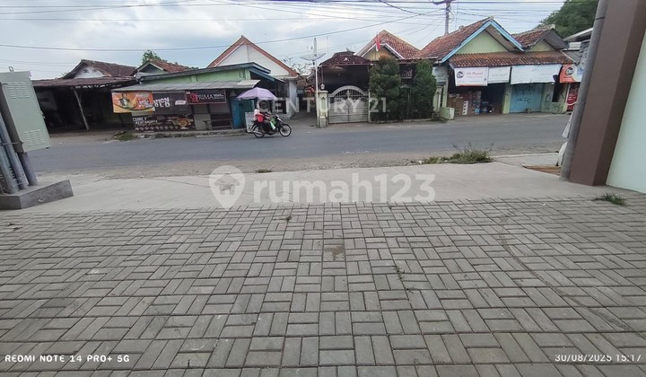 Strategic Location Shop House on Jl Pabuaran, Cirebon Regency 2