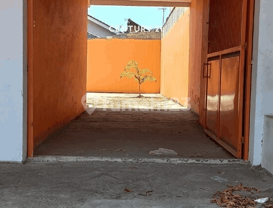 Two-Story Shop House on Sultan Ageng Tirtayasa Street, Sumber, Cirebon 2