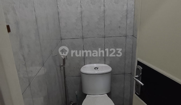 Ruko Cantik Ex Klinik Kecantikan Jalan Utama Sindang-Lemahabang