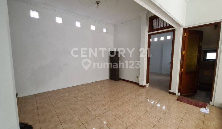 Bangunan Ex. Kantor Notaris Di Pinggir Jalan Samadikun 2