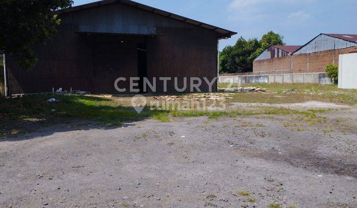 GUDANG PARKIRAN LUAS DI KAWASAN BERKEMBANG CIREBON 1