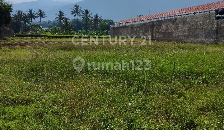 Strategic Land on the Edge of Kuningan National Road