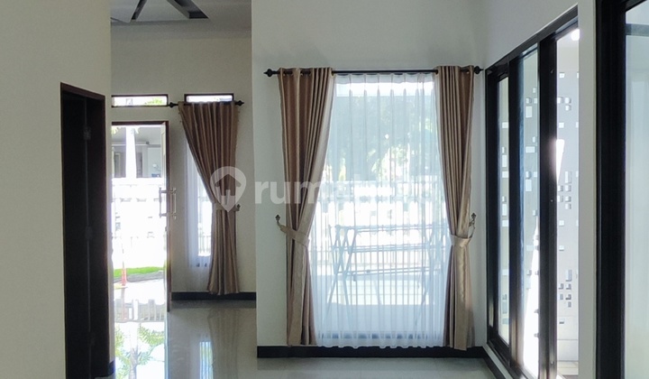 Dijual Rumah Bagus di Cluster Aralia, Bekasi
