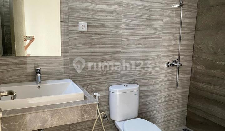 Modern 3-Storey House in Semayang Asya Cluster 2