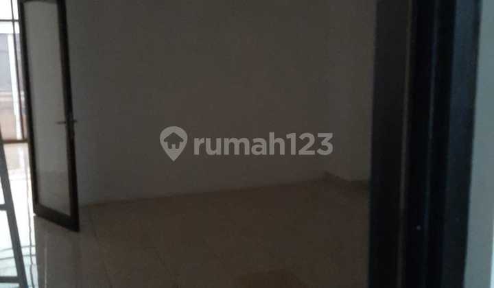 Ruko Avenue 3.5 Floors Ready to Use in Jakarta Garden City, Cakung, East Jakarta 2