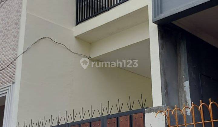 Jual Rumah Siap Huni di Makaliwe Grogol Jakarta Barat 1