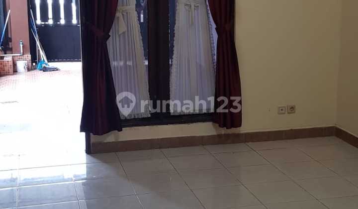 Dikontrakkan Rumah Bagus Siap Huni di Cluster Aralia Kota Harapan Indah Bekasi 2