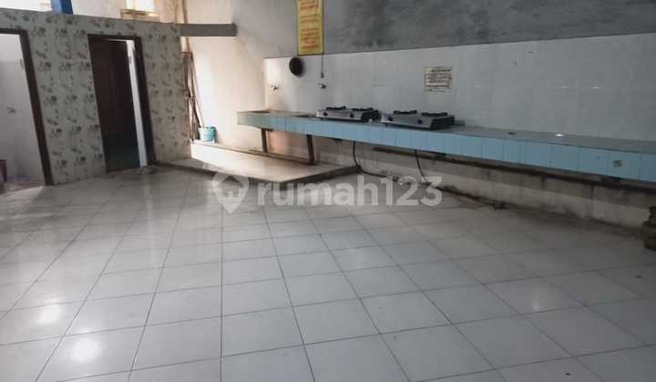 Two-Story Boarding House in Full Condition for Tenants, Just Move In and Continue. 2