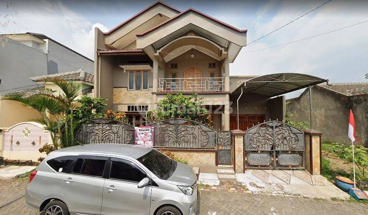 Rumah sultan  mewah dua lantai di Singosari  1