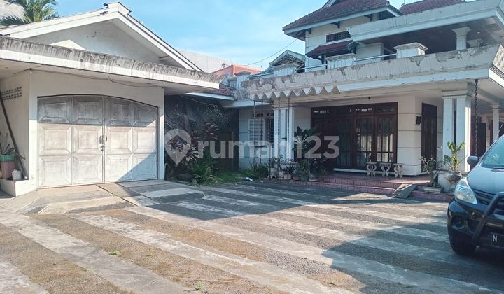 Rumah SHM 2 Lantai di Jalan cipto kondisi Bagus 1