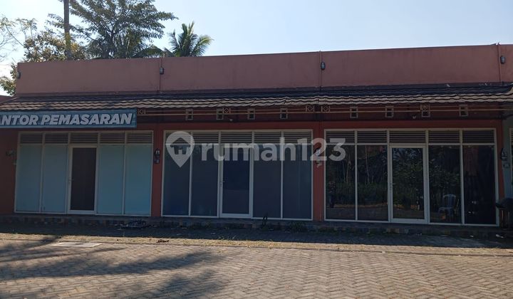 Profitable shop house on Jalan raya wajak in good condition. 2