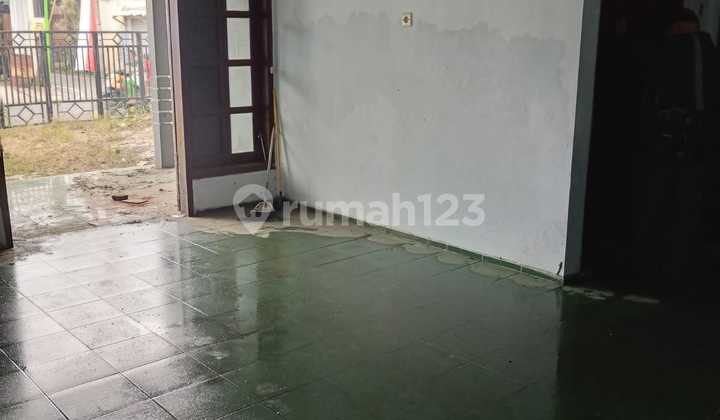 2-Story House with Zero Road Position on Tlogowaru Main Road