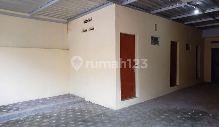 Rumah Shm Kondisi Bagus Di Jalan Locari 2