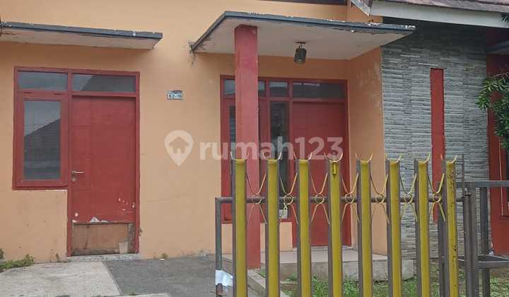 Rumah 2 Lantai SHM di Perumahan D Wiga, Jl. Mojolangu, Mojolangu, Lowokwaru, Kota Malang, Jawa Timur, Indonesia, 65142, Mojolangu