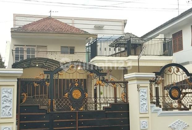 Rumah Sultan Di Batu Posisi Nol Jalan Raya Dengan View Pegunungan 1