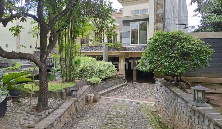 Villa in the Center of Malang City With Complete Facilities