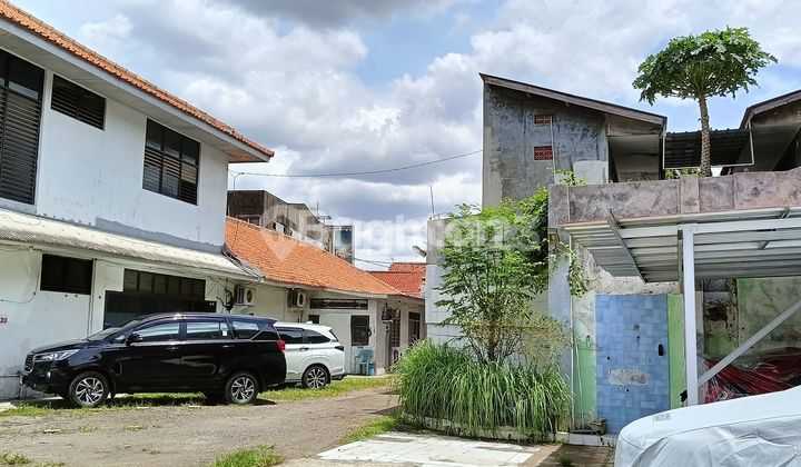 TANAH DAN BANGUNAN DI OTISTA JATINEGARA 2