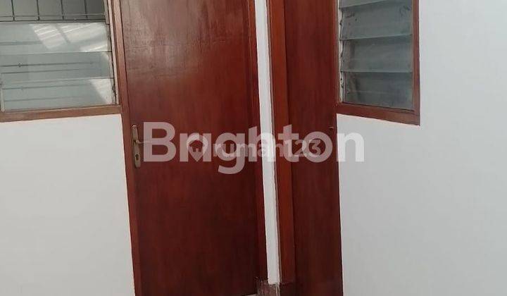 RUMAH MEWAH 2 LANTAI SEMI FURNISHED DI PESONA KHAYANGAN 2