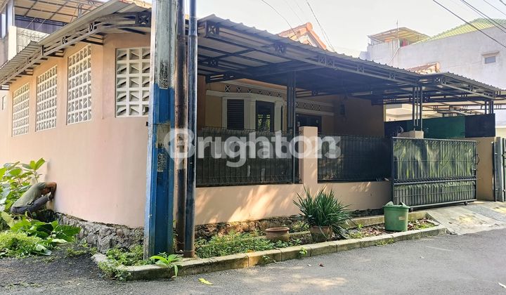 RUMAH HOOK DI PERUMAHAN BUMI CIMANGGIS INDAH