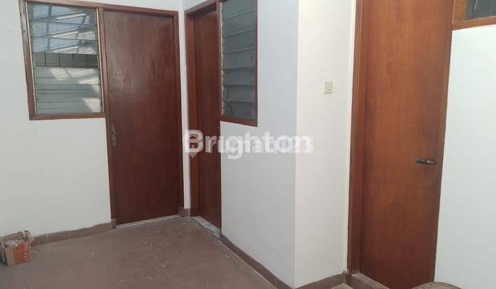 RUMAH MEWAH 2 LANTAI SEMI FURNISHED DI PESONA KHAYANGAN 2