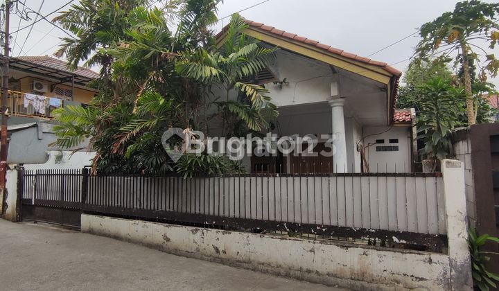 RUMAH 2 LANTAI ASRI DAN NYAMAN LOKASI STRATEGIS DI CONDET