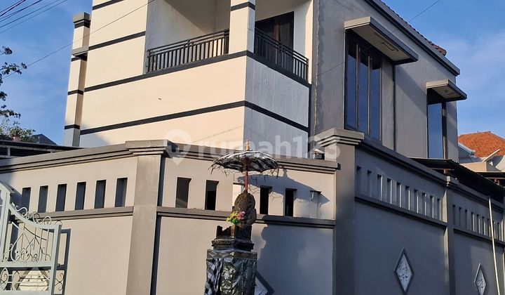 Rumah Minimalis 2 Lantai Jalan Karang Sari Denpasar Barat Bali