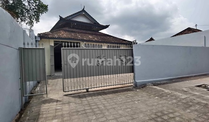 Strategic Warehouse on Jalan A Yani Utara Denpasar Bali