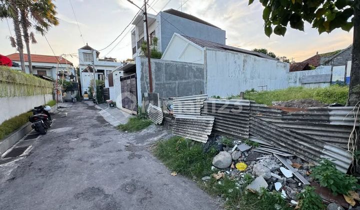 Land on Laksamana Street, Renon, Denpasar, Bali