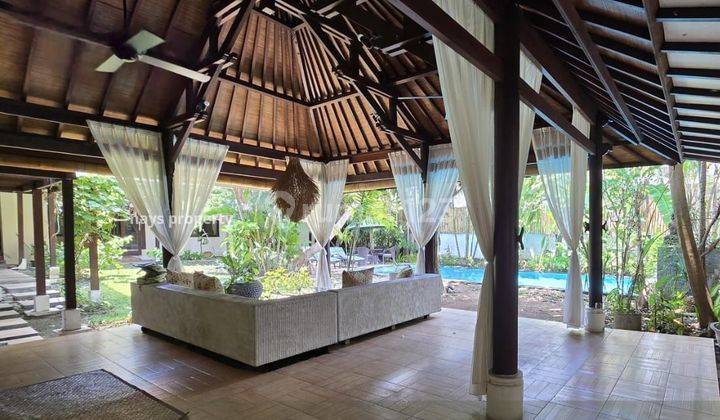 Tropical Classic Villa Bumbak Umalas Kerobokan Bali 2