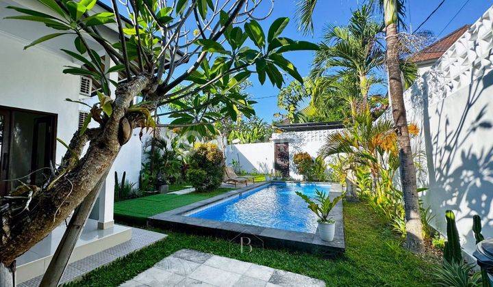 Villa Mertanadhi Kerobokan Seminyak Bali 325 M²  1