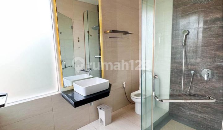 Rumah Gatot Subroto Barat Mewah Style Villa 5 Kamar Tidur 2