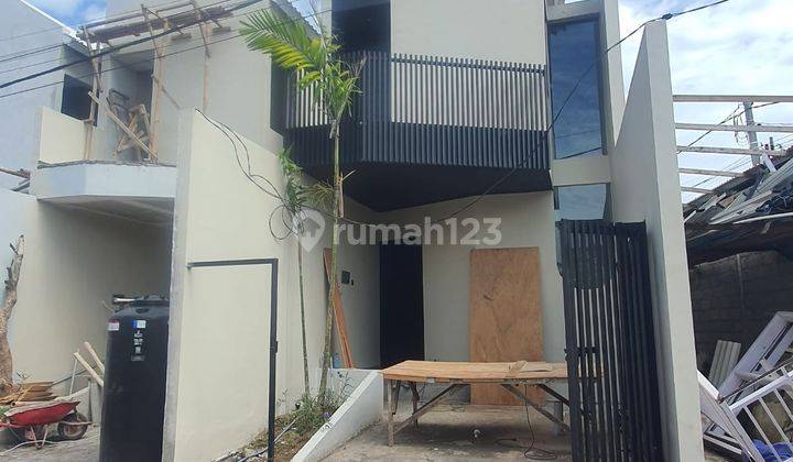 Rumah Baru dengan Desain Minimalis Modern Townhouse 1