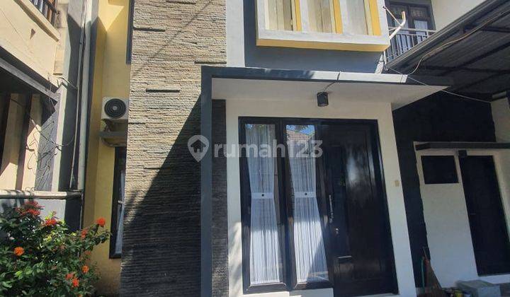 Rumah Cantik Lantai 2 Di pusat Kota semi furnish siap huni 1