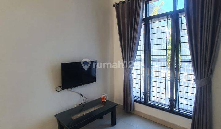 Rumah Cantik Lantai 2 Di pusat Kota semi furnish siap huni 11