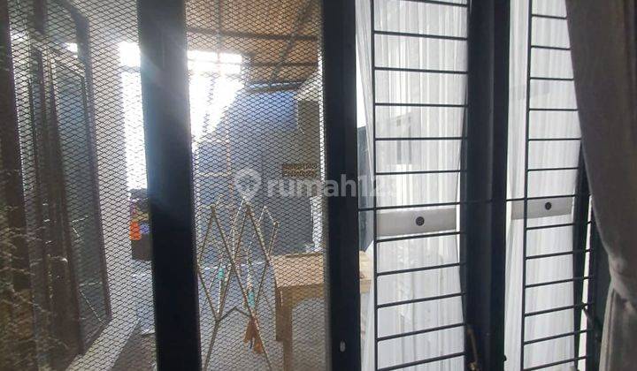 Rumah Cantik Lantai 2 Di pusat Kota semi furnish siap huni 13