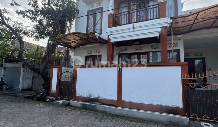 Disewakan Rumah Cantik Lantai 2 Siap Huni Di Sidekarya Denpasar  1