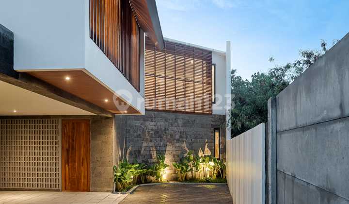 Brand New Beautyfull Modern 4 Br Villa In Canggu Bali