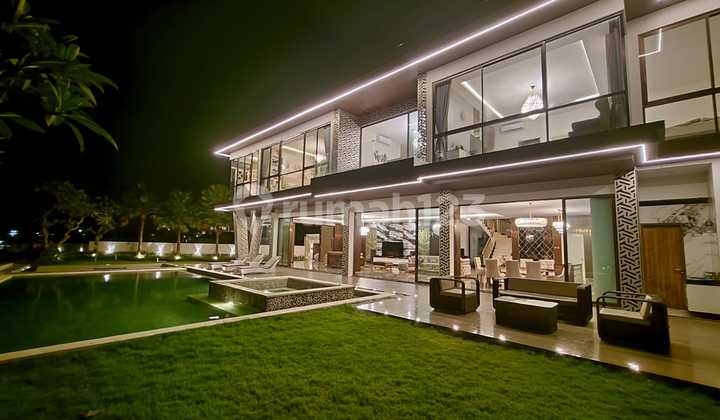 Beautiful and Luxury Villa For Sale in Jimbaran Bali